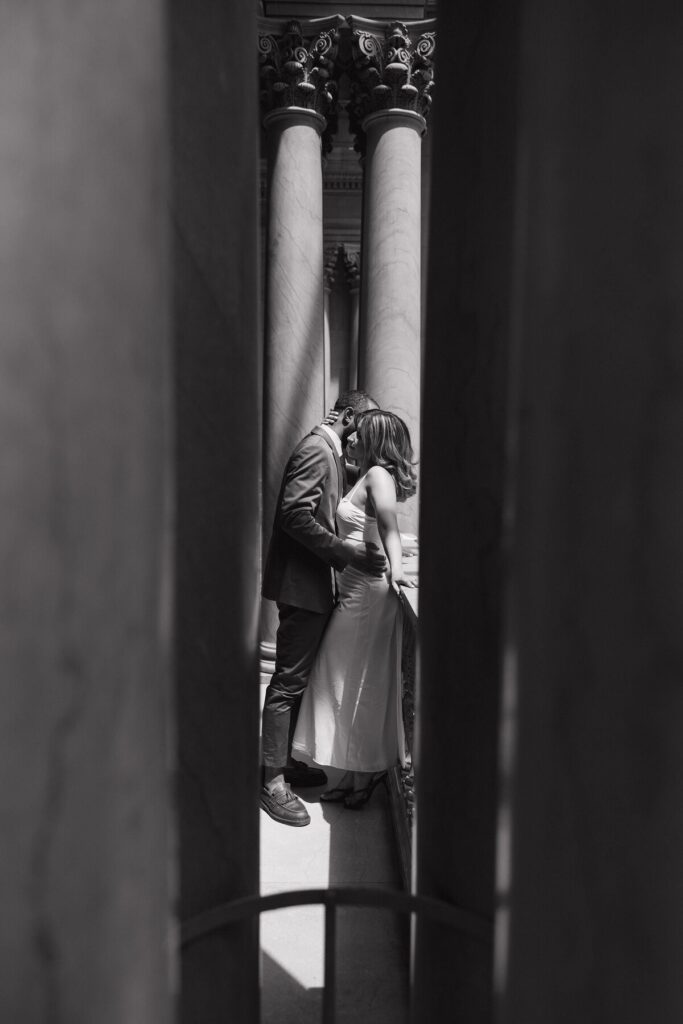 couples photoshoot chicago museum