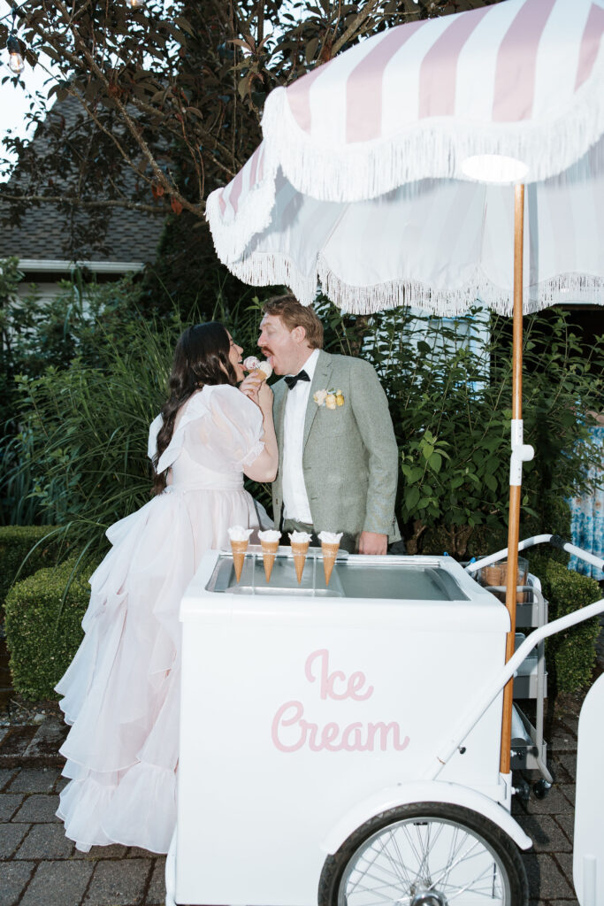 retro wedding vendor idea